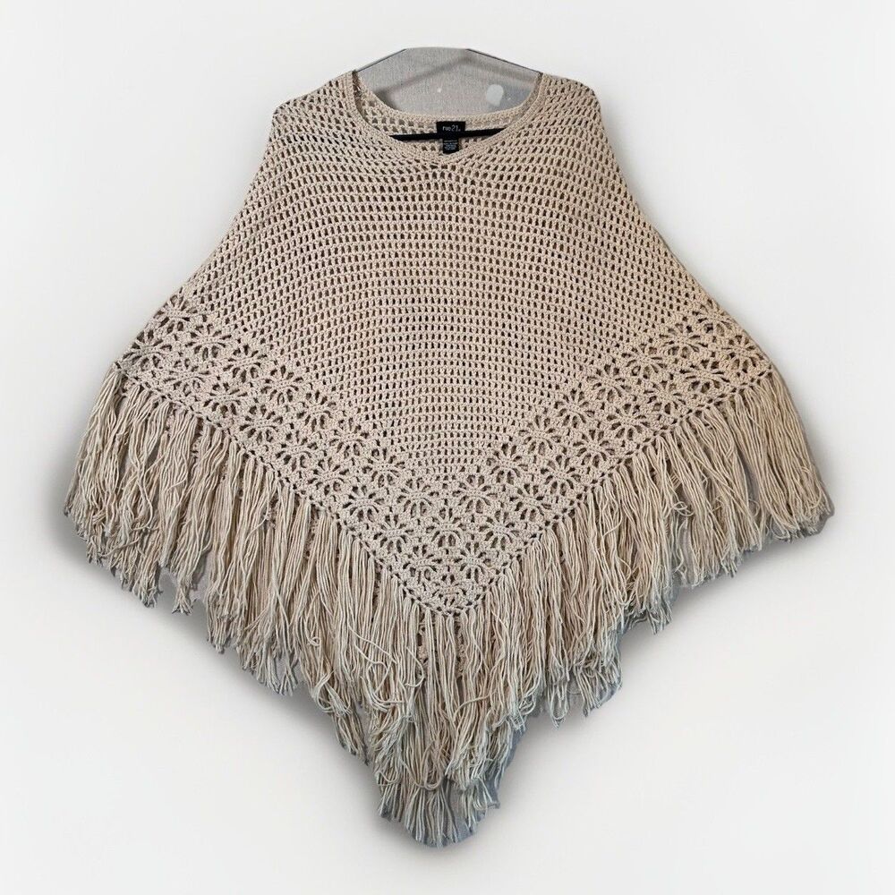 Womens Lagenlook Cable Knit Poncho OS Minimalist Cozy Fringe Boho Neutral Shawl